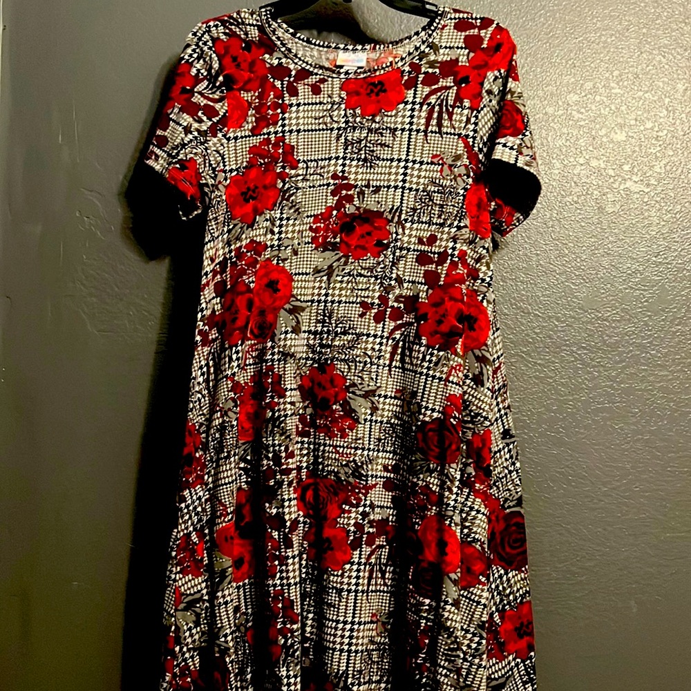 LulaRoe Carly, Med